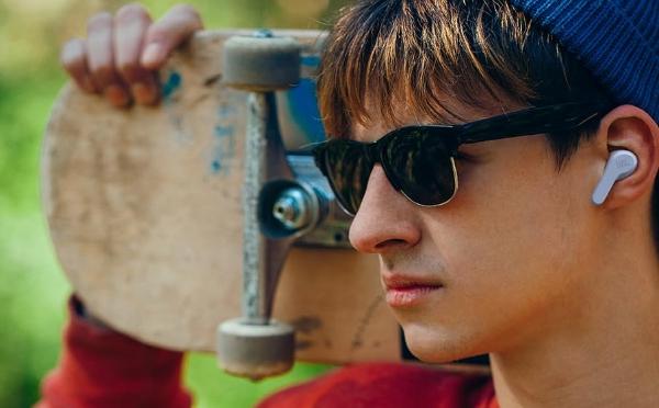 JBL Vibe Beam - Audífonos inalámbricos JBL con graves profundos, Bluetooth 5.2, resistentes al agua y al polvo, llamadas manos libres con VoiceAware, hasta 32 horas de batería (bla