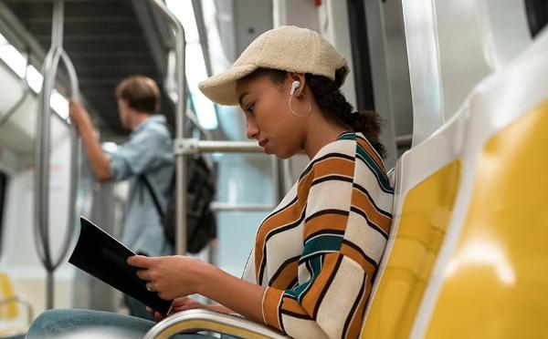 JBL Vibe Beam - Audífonos inalámbricos JBL con graves profundos, Bluetooth 5.2, resistentes al agua y al polvo, llamadas manos libres con VoiceAware, hasta 32 horas de batería (bla