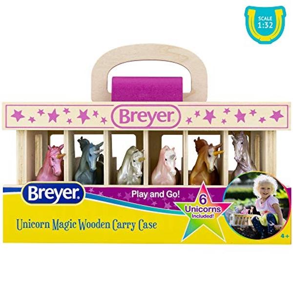 Establo de madera Breyer Unicorn Magic con 6 unicornios