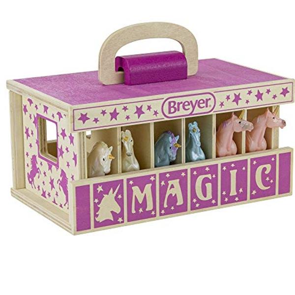 Establo de madera Breyer Unicorn Magic con 6 unicornios