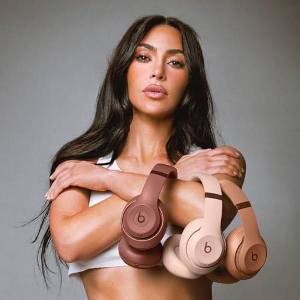 Beats Studio Pro x Kim Kardashian: auriculares Bluetooth con cancelación de ruido, audio espacial personalizado, audio sin pérdida USB-C, compatibilidad con Apple y Android, hasta 