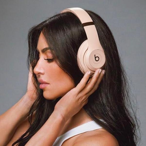 Beats Studio Pro x Kim Kardashian: auriculares Bluetooth con cancelación de ruido, audio espacial personalizado, audio sin pérdida USB-C, compatibilidad con Apple y Android, hasta 