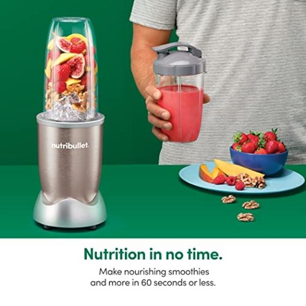 Licuadora personal Nutribullet Pro de 900 vatios - Sistema de licuadora/batidora de alta velocidad de 13 piezas, color champán