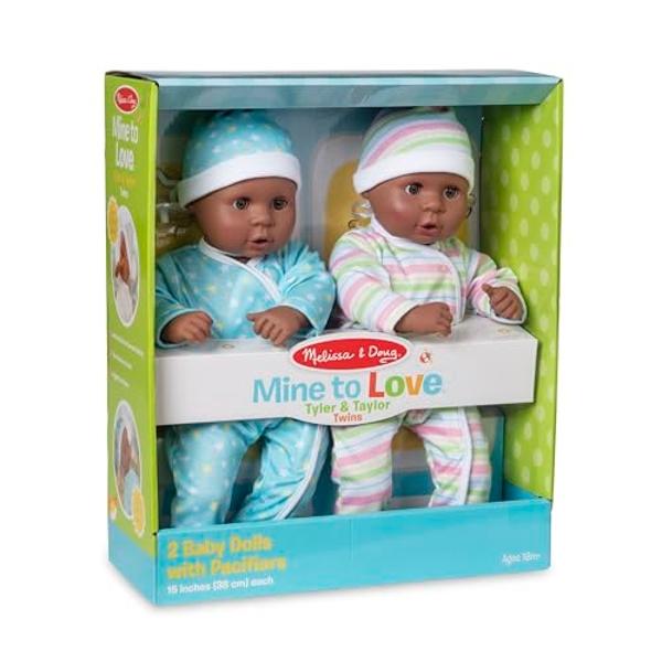 Melissa & Doug Mine to Love Twins Tyler & Taylor - Muñecas bebé de 15 pulgadas, niño y niña, en tonos de piel oscuros, con mamelucos, gorros y chupetes