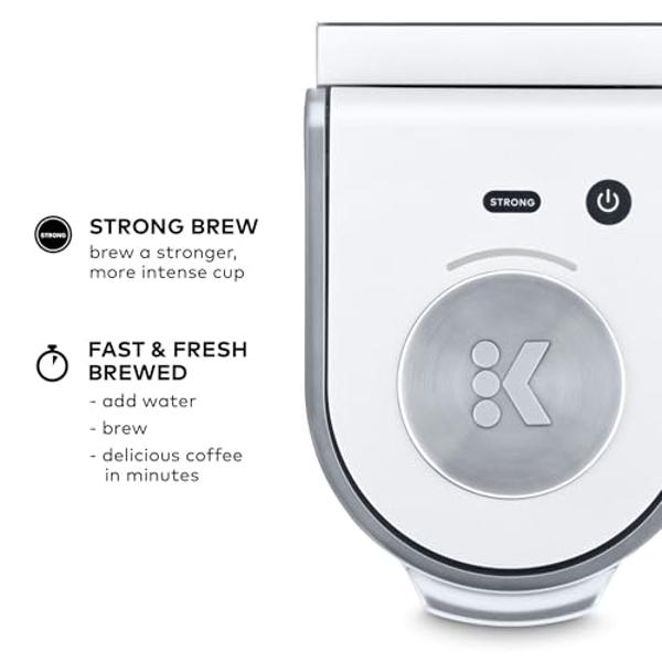 Cafetera monodosis Keurig K-Mini Plus para cápsulas K-Cup, con capacidad de preparación de 6 a 12 oz, capacidad para hasta 9 cápsulas K-Cup, apta para tazas de viaje, color blanco 