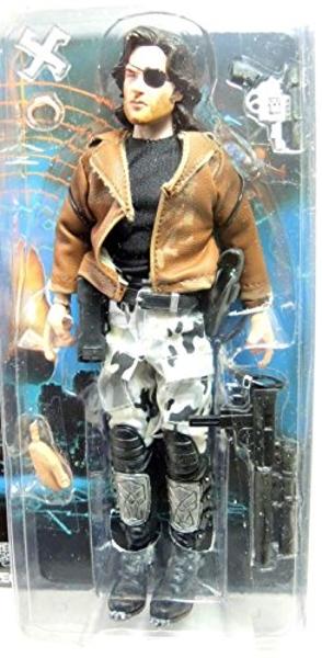 Figura de serpiente de 8" de NECA con ropa de piel sintética