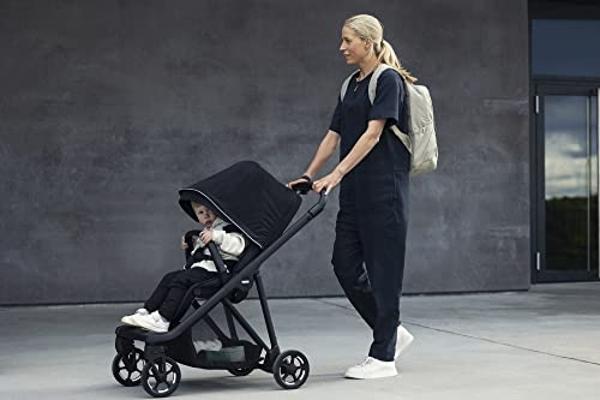 Cochecito de bebé Thule Shine, cochecito de tamaño completo Características: Diseño compacto y ligero, Asiento reversible, Canasta de almacenamiento espaciosa, Reposapiernas ajusta
