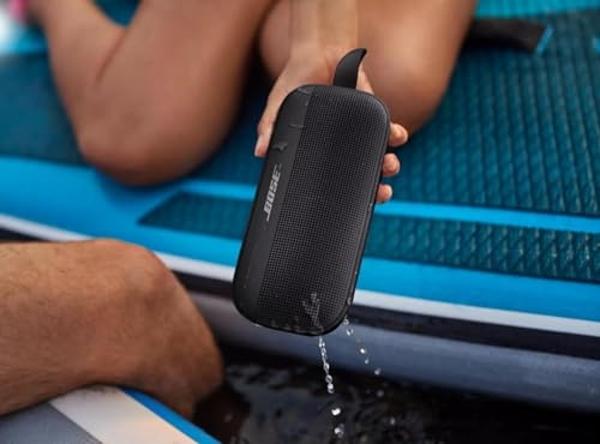 Altavoz Bluetooth Bose SoundLink Flex, altavoz portátil con micrófono, altavoz inalámbrico resistente al agua para viajes, uso al aire libre y en piscinas, color negro