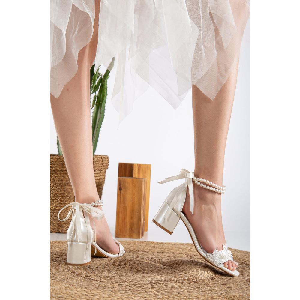 Amber - Sandalias de novia de encaje color marfil con perlas
