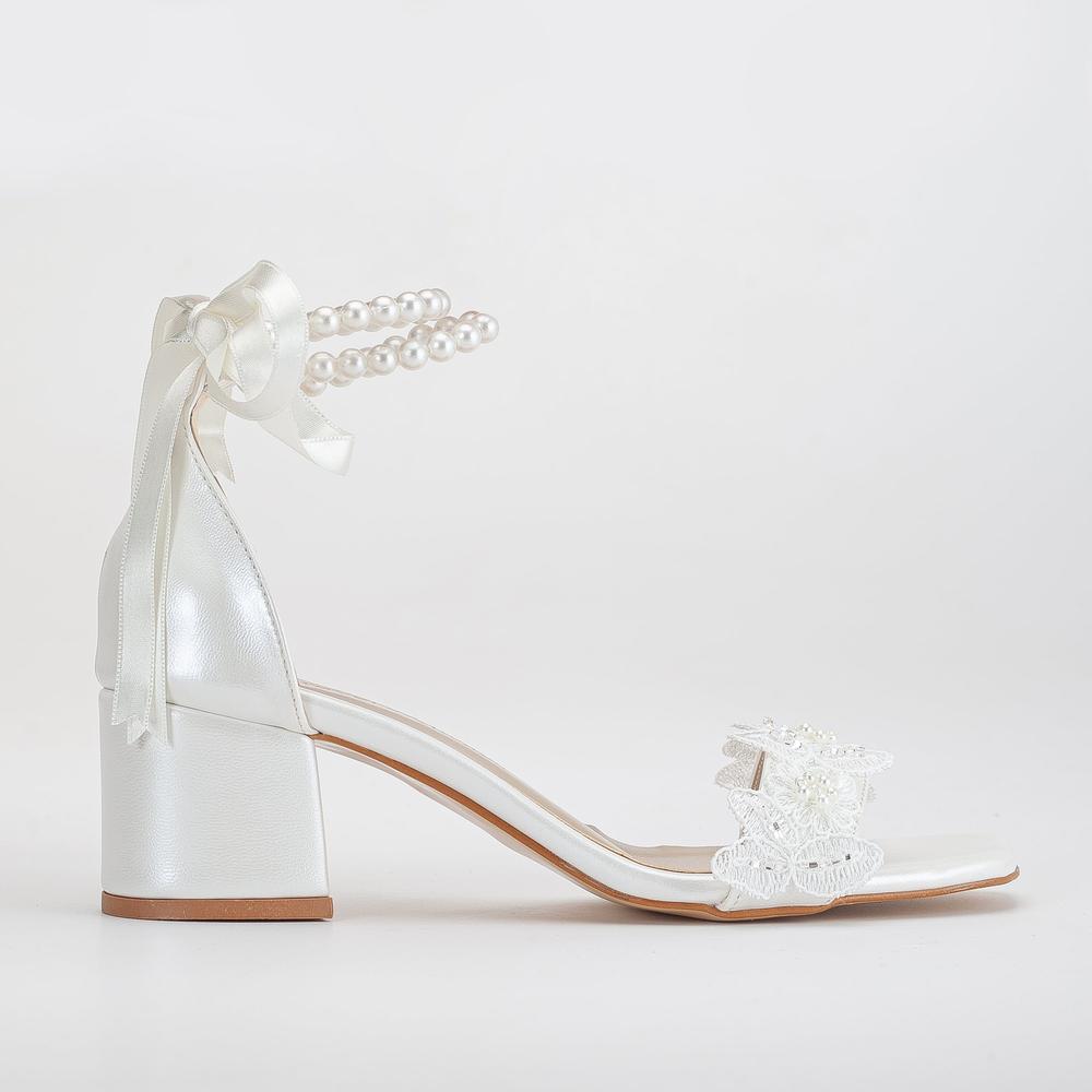 Amber - Sandalias de novia de encaje color marfil con perlas