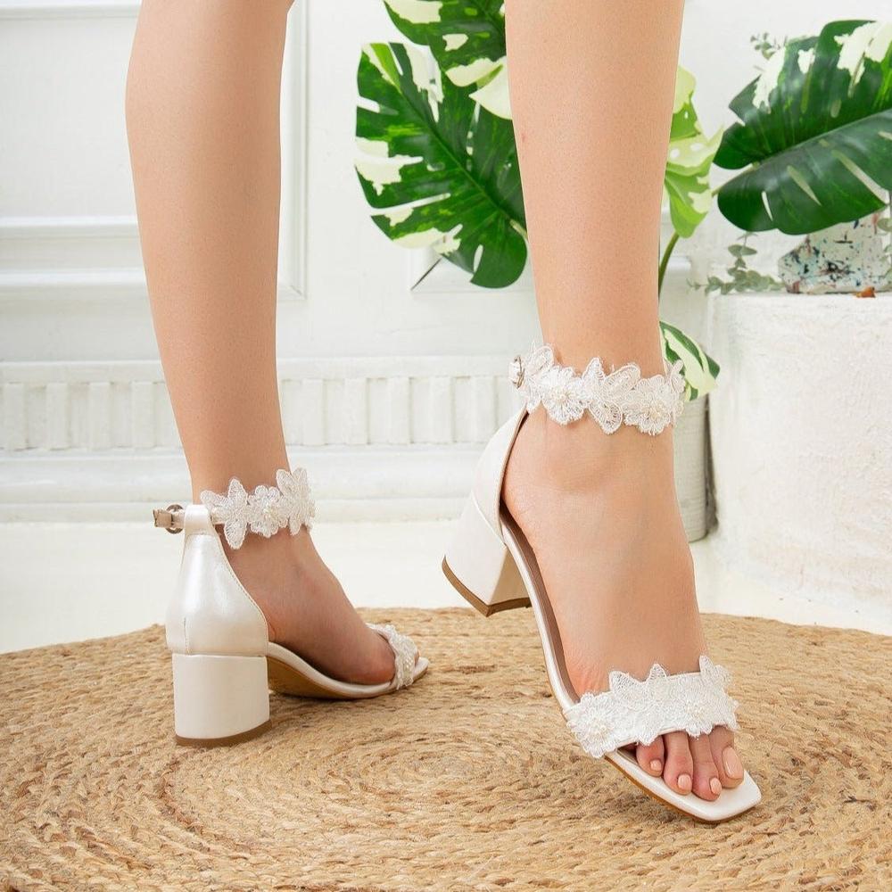 Dana - Sandalias de novia con encaje color marfil