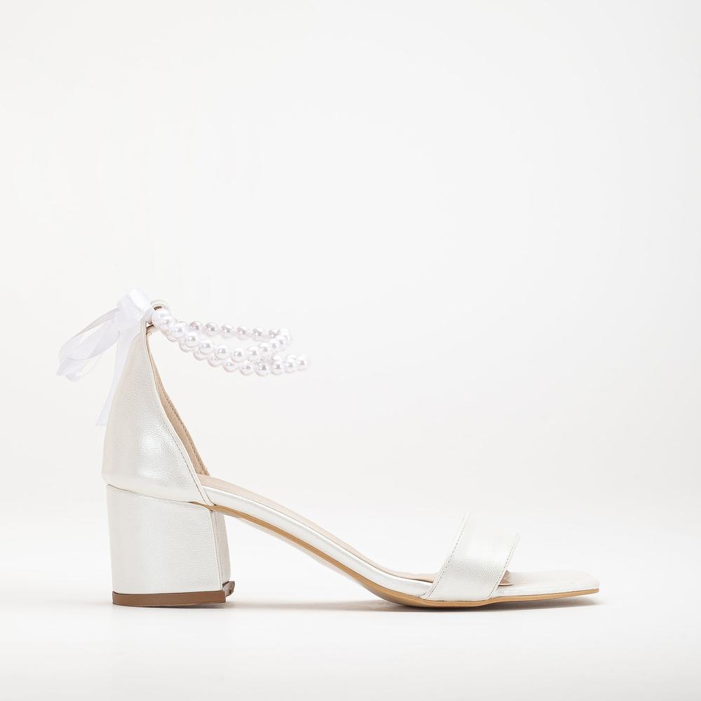 Illy - Zapatos de tacón color marfil con perlas