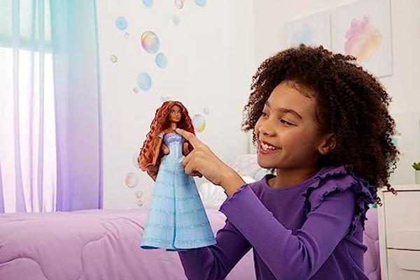 Juguetes de princesas Disney de Mattel, muñeca de moda Ariel transformable de La Sirenita, cambia de humana a sirena, inspirada en la película.