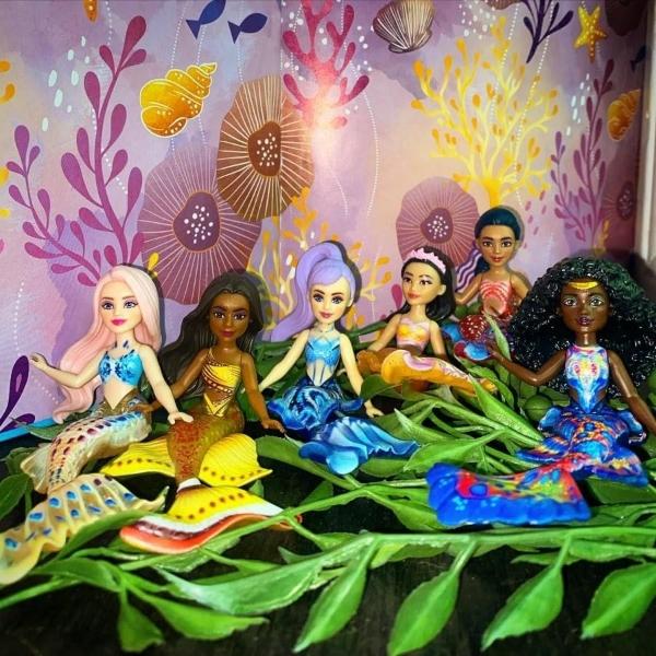 Juguetes de princesas Disney de Mattel, La Sirenita Ariel y sus hermanas, conjunto de muñecas pequeñas, colección de 7 muñecas de sirena, inspiradas en la película.