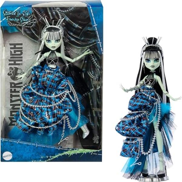 Muñeca Monster High, Frankie Stein, colección de moda con estilo, vestido azul a cuadros y accesorios inspirados en la costura (exclusiva de Amazon).