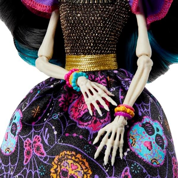 Muñeca Monster High, Skelita Calaveras Día de Muertos coleccionable con detalles tradicionales de calavera de azúcar y caléndula.