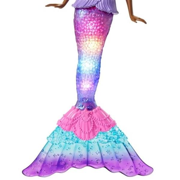 Muñeca Barbie Dreamtopia, bailarina articulada con luces brillantes, 5 espectáculos de luces, tutú rosa brillante, cabello rubio y accesorio para el cabello..
