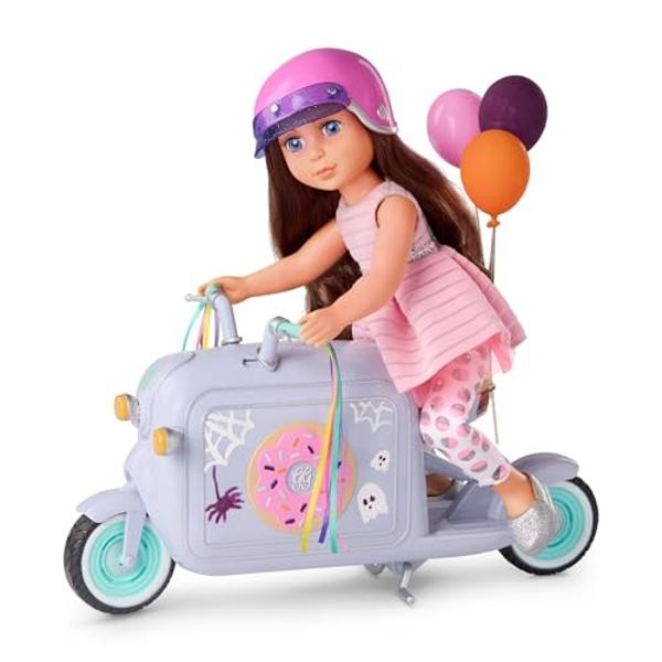 Muñeca Astrid Glitter Girls de 35 cm. Brazos y piernas articulados. Cabello rojo claro y ojos color avellana. Traje de camping, gorra a juego y botas con brillantina. A partir de 3.