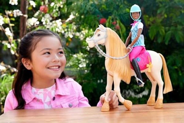 Muñeca Barbie "Brooklyn" y accesorios de Barbie Mysteries: La Gran Caza de Caballos. Incluye muñeca de moda, traje de montar extraíble y casco..