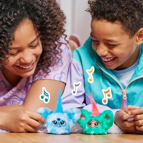 Furby Furblets Ooh-Koo | Mini Peluche Interactivo Con 45 Sonidos De Rock Y Frases En Furbish | Llavero Y Clip Para Mochila | Compatible Con Otros Furblets